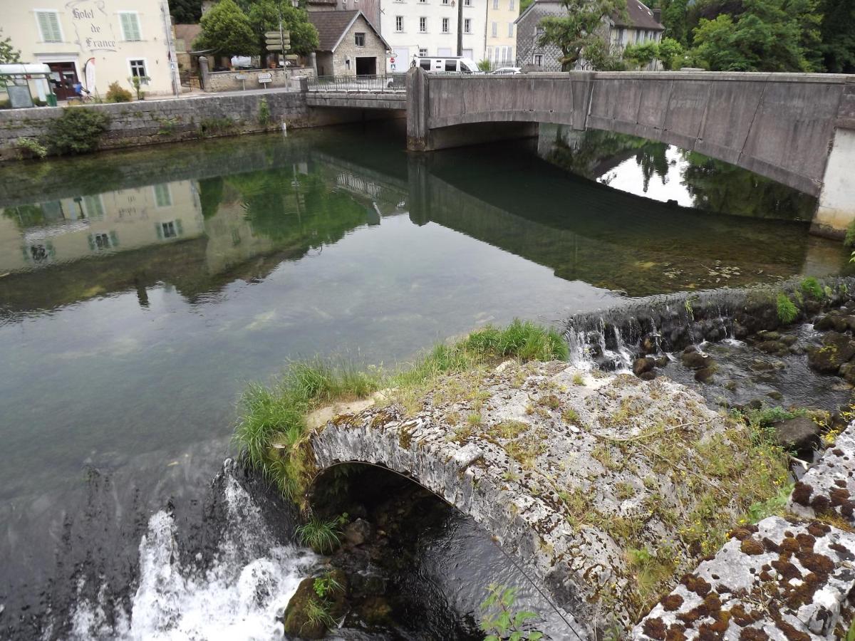Gite La Petite Ecluse En Bord De Loue Lods Exterior photo