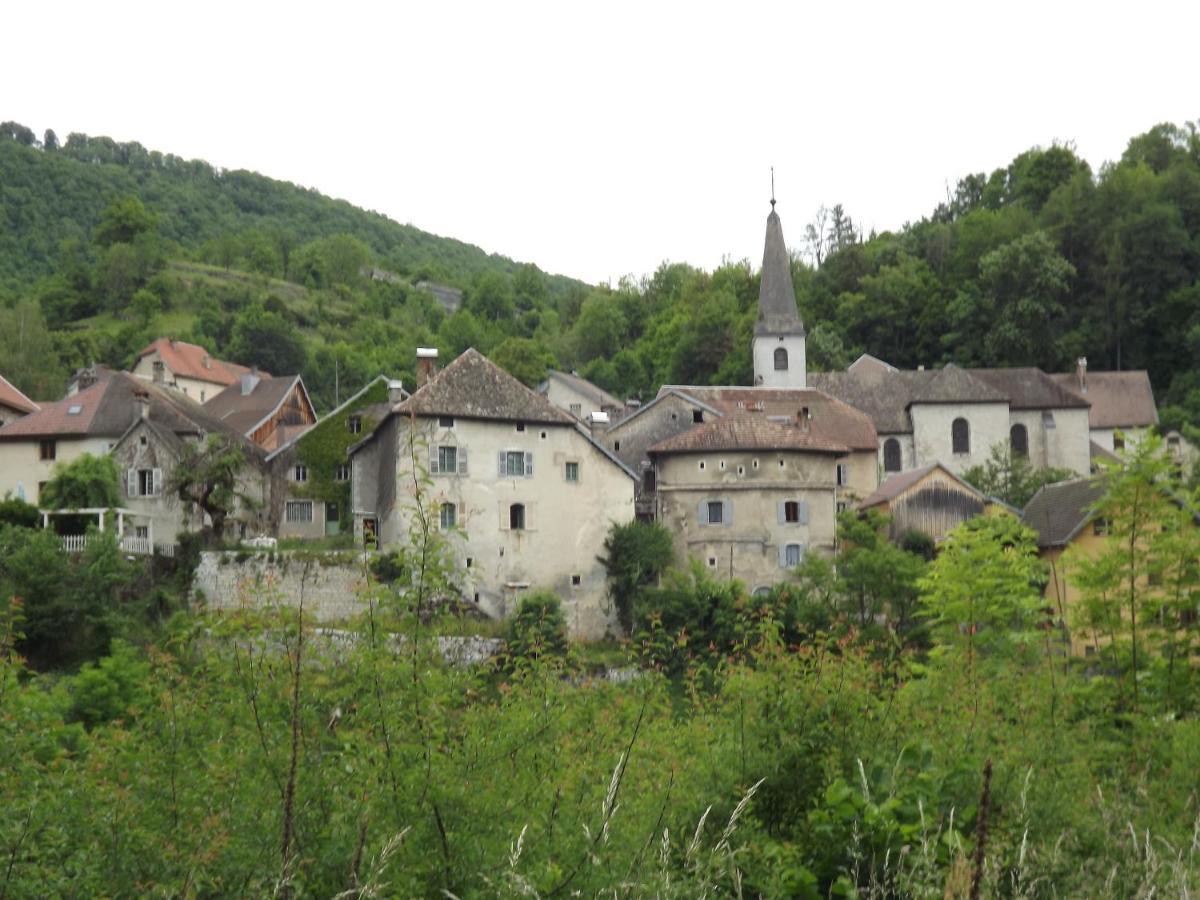 Gite La Petite Ecluse En Bord De Loue Lods Exterior photo